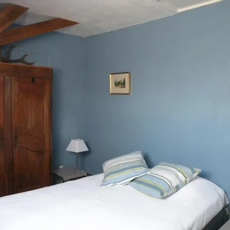 Les Talvasieres Bed & Breakfast *