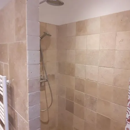 Les Talvasieres Bed & Breakfast *