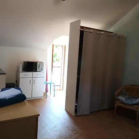 Les Talvasieres Bed & Breakfast *