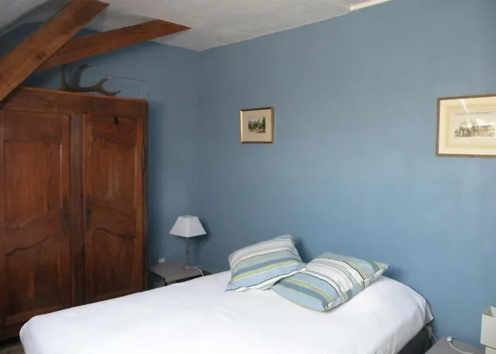 Les Talvasieres Bed & Breakfast *