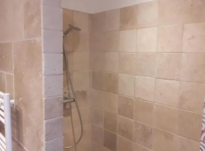 Les Talvasieres Bed & Breakfast *